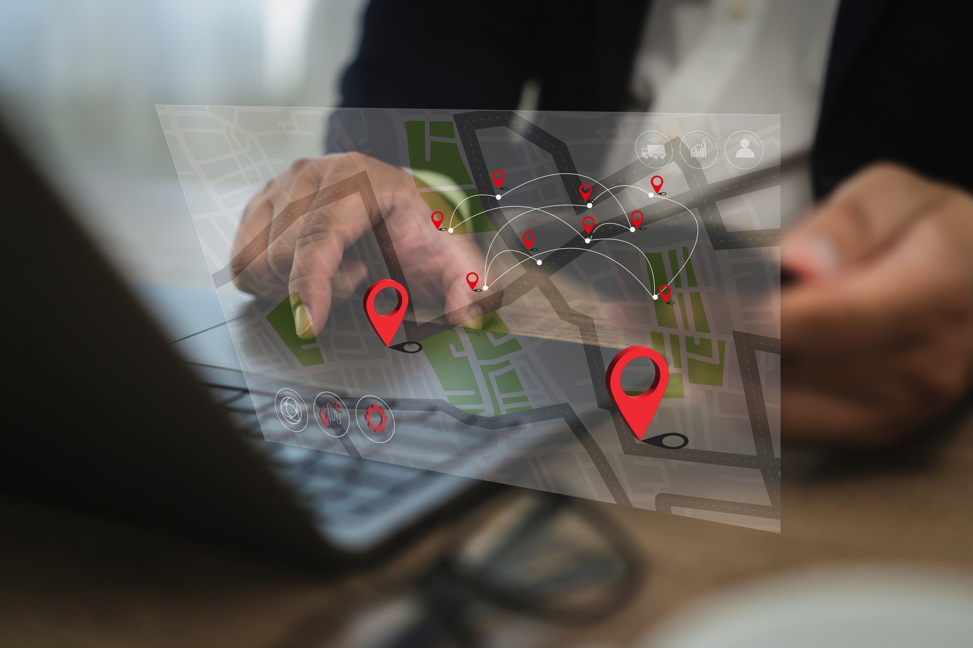 GPS tracking system with real-time location map